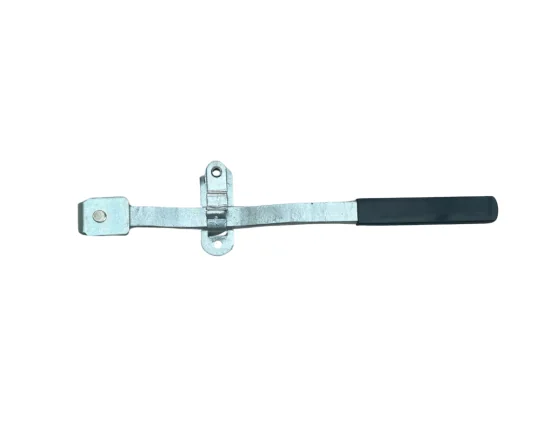 Large shipping container door handle with retainer catch plate